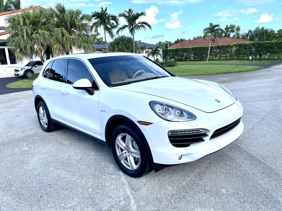 2014 Porsche 958 Cayenne S - Image 14 of 31