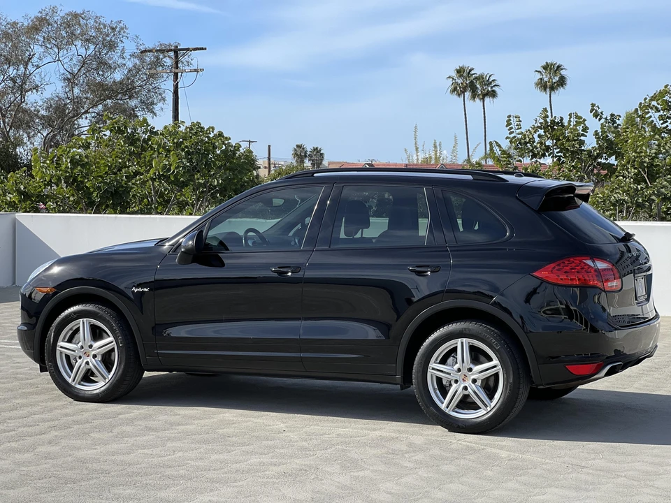 2014 Porsche 958 Cayenne S - Image 9 of 31