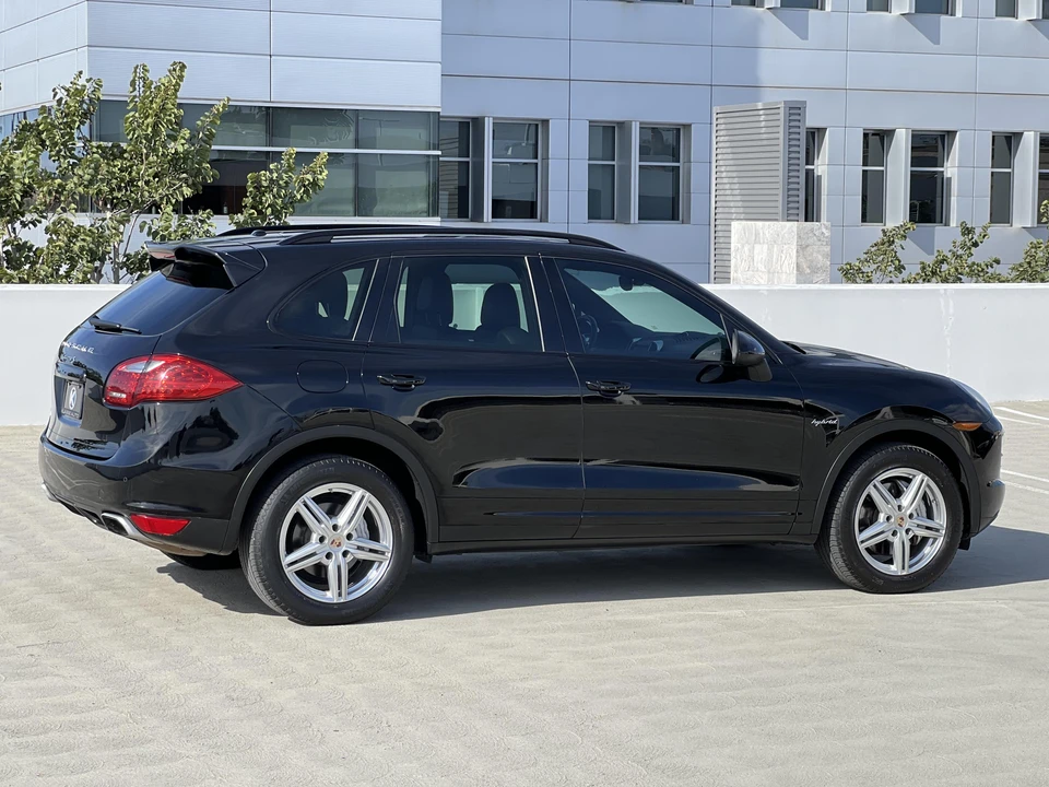 2014 Porsche 958 Cayenne S - Image 13 of 31