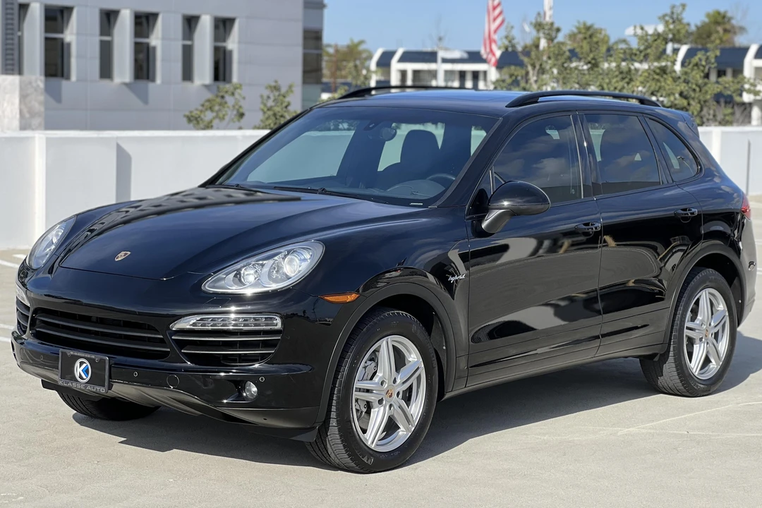2014 Porsche 958 Cayenne S - Image 2 of 31