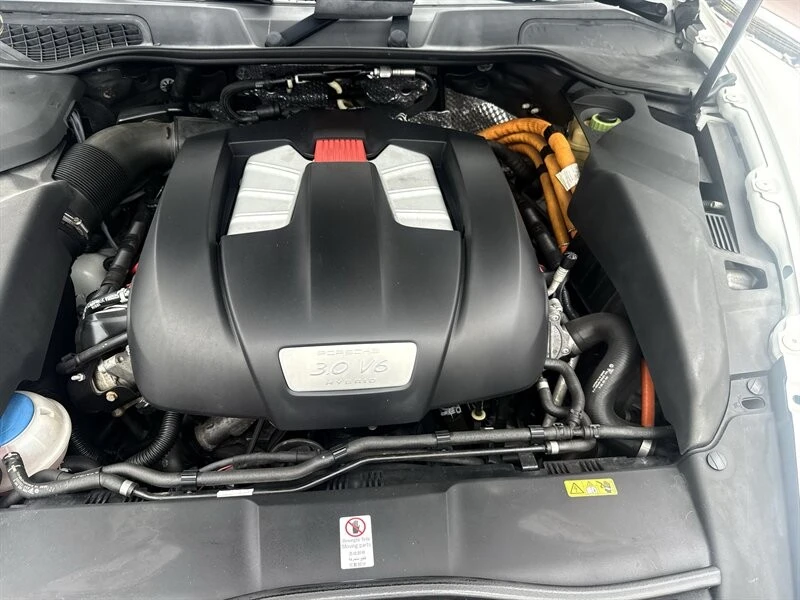 2014 Porsche 958 Cayenne S - Image 16 of 21