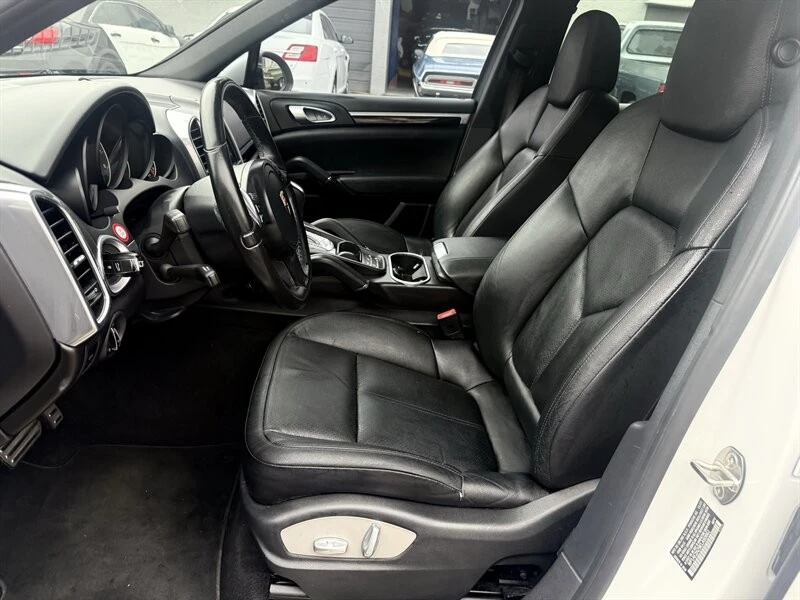 2014 Porsche 958 Cayenne S - Image 14 of 21