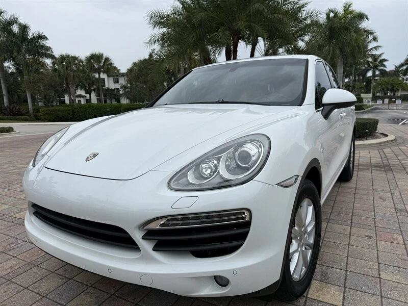 2014 Porsche 958 Cayenne S - Image 2 of 21