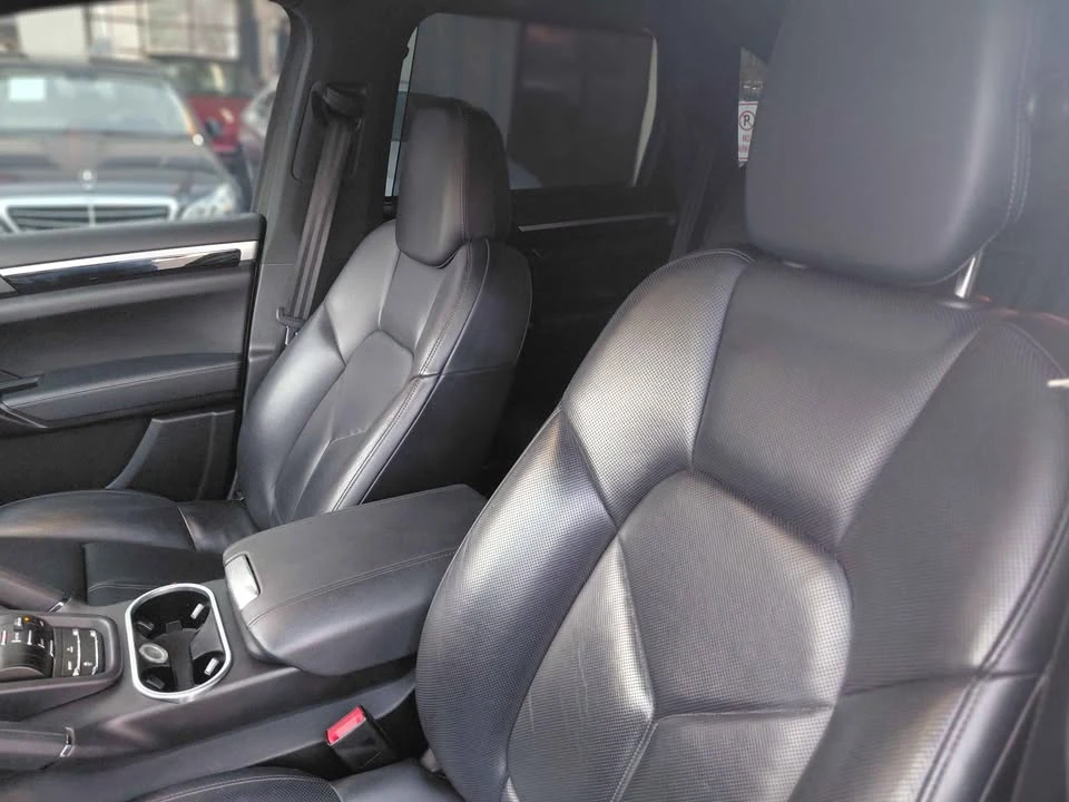 2014 Porsche 958 Cayenne S - Image 7 of 10