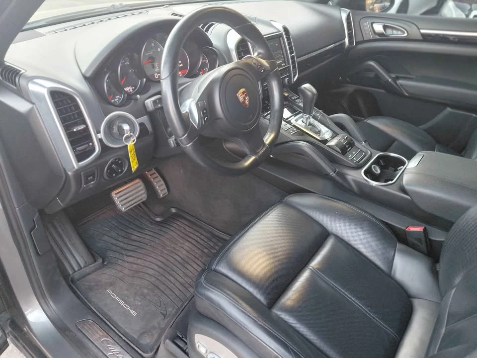 2014 Porsche 958 Cayenne S - Image 6 of 10