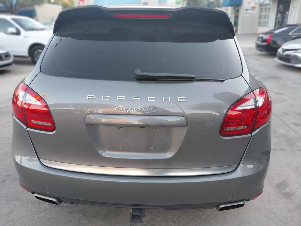 2014 Porsche 958 Cayenne S - Image 5 of 10
