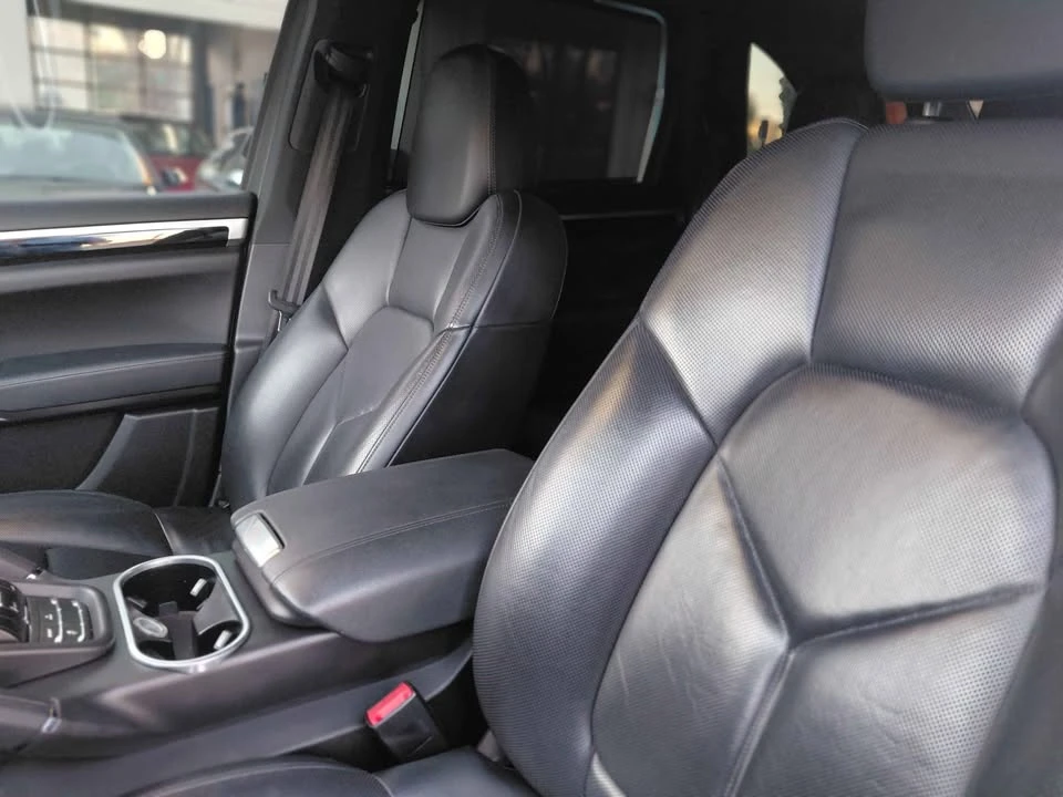 2014 Porsche 958 Cayenne S - Image 8 of 10