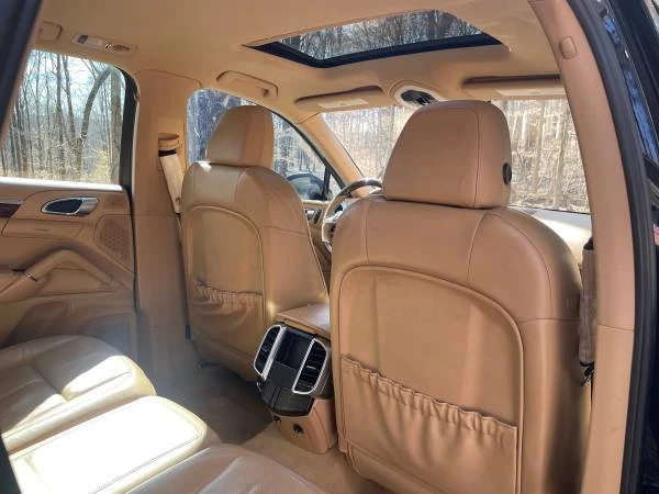 2014 Porsche 958 Cayenne S - Image 9 of 12