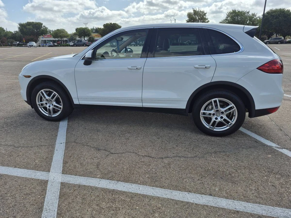 2014 Porsche 958 Cayenne S - Image 2 of 24