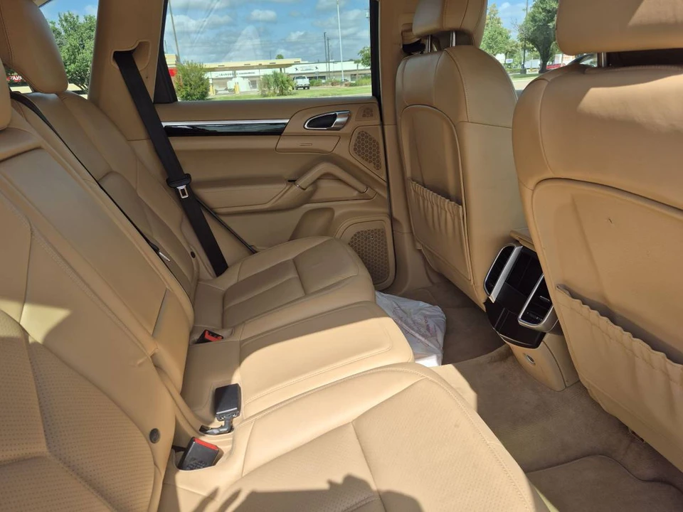 2014 Porsche 958 Cayenne S - Image 12 of 24
