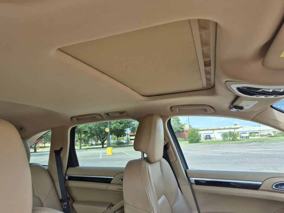 2014 Porsche 958 Cayenne S - Image 10 of 24