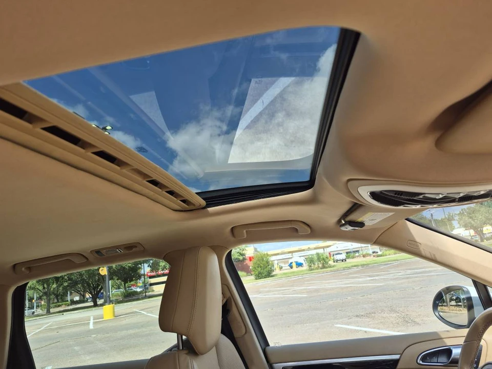2014 Porsche 958 Cayenne S - Image 9 of 24