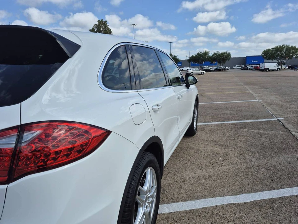 2014 Porsche 958 Cayenne S - Image 6 of 24