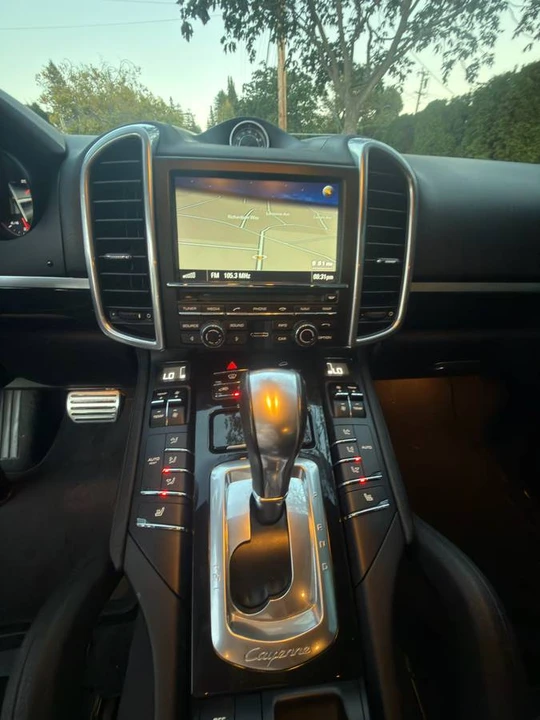 2014 Porsche 958 Cayenne S - Image 8 of 11