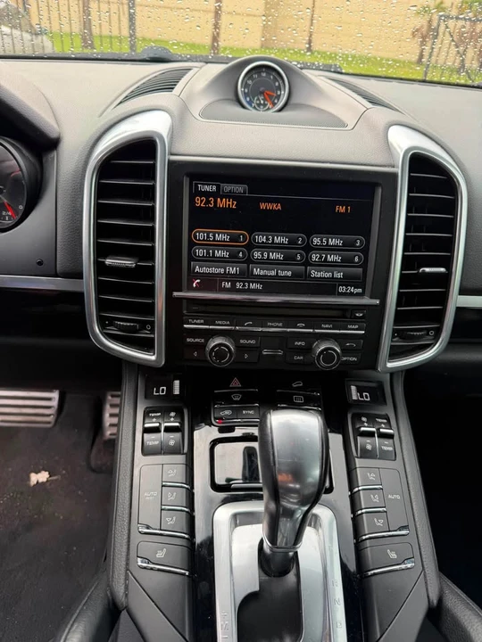 2014 Porsche 958 Cayenne S - Image 4 of 9