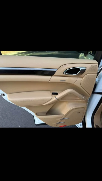 2014 Porsche 958 Cayenne S - Image 7 of 14