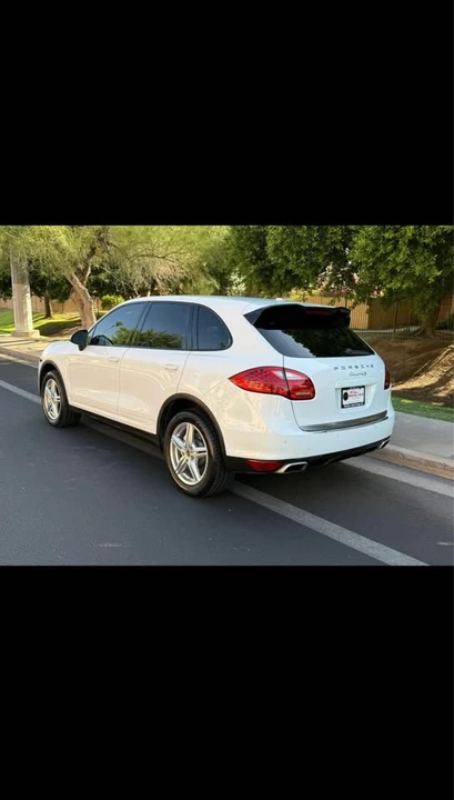 2014 Porsche 958 Cayenne S - Image 3 of 14