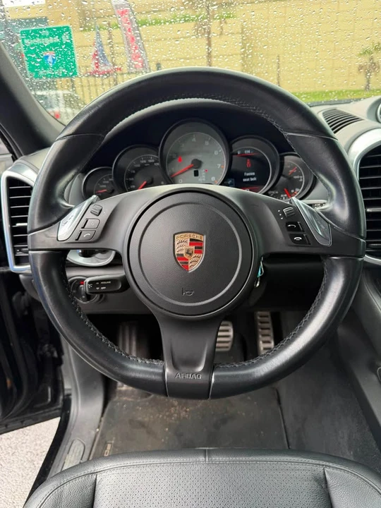 2014 Porsche 958 Cayenne S - Image 3 of 9