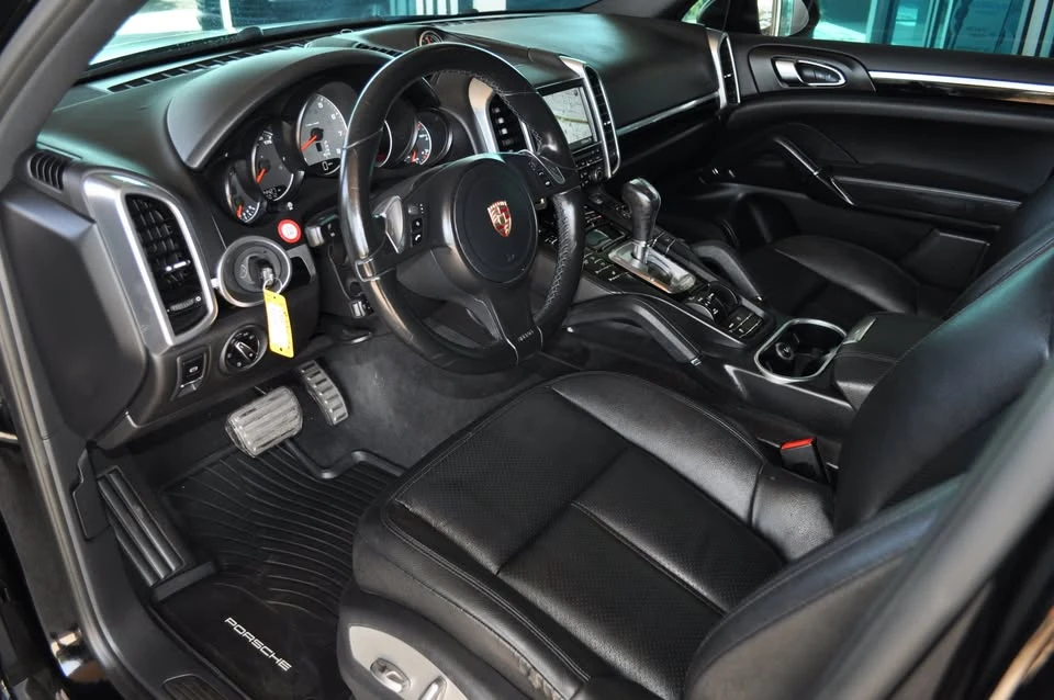 2014 Porsche 958 Cayenne S - Image 11 of 18