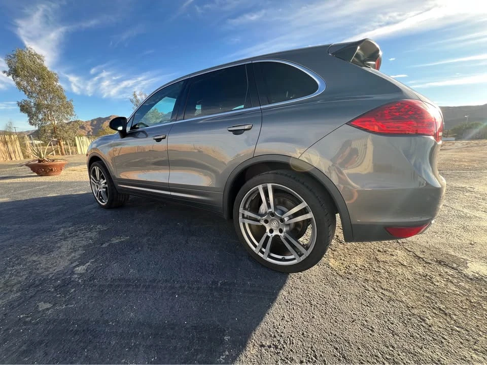 2014 Porsche 958 Cayenne S - Image 2 of 20