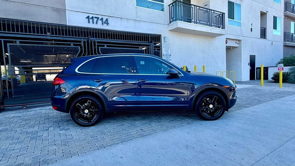 2014 Porsche 958 Cayenne S - Image 2 of 15