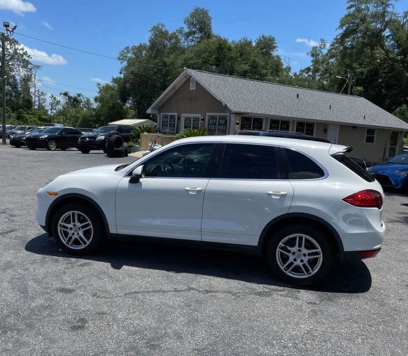 2014 Porsche 958 Cayenne S - Image 2 of 6