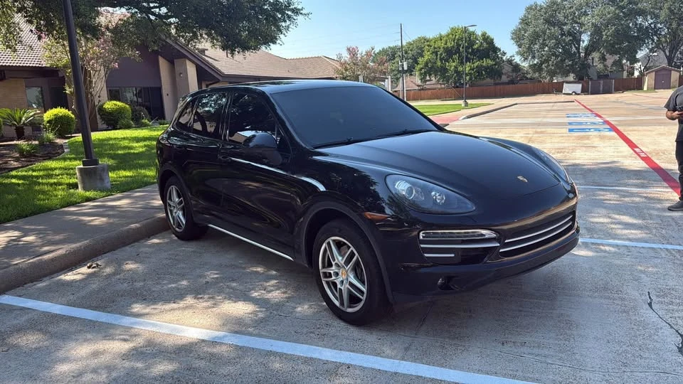 2014 Porsche 958 Cayenne S - Image 2 of 9