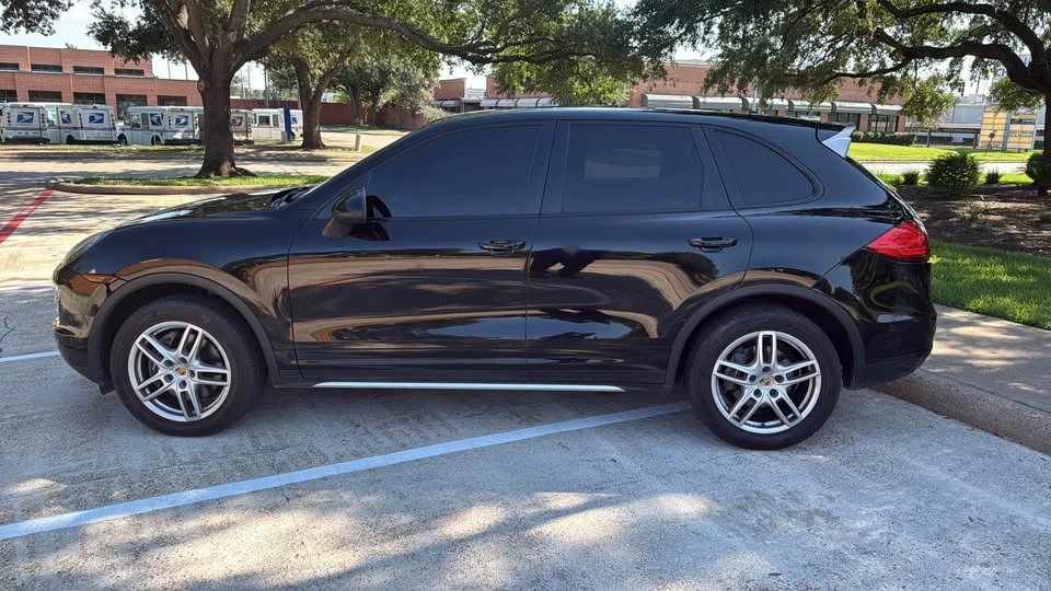 2014 Porsche 958 Cayenne S - Image 3 of 9
