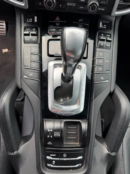 2014 Porsche 958 Cayenne S - Image 7 of 12