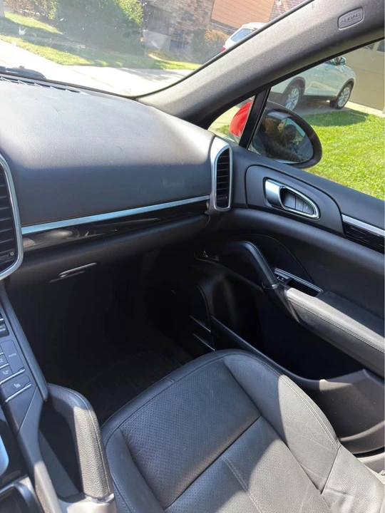 2014 Porsche 958 Cayenne S - Image 9 of 10