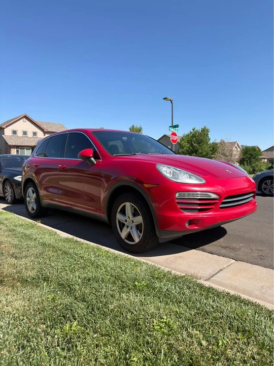 2014 Porsche 958 Cayenne S - Image 2 of 10
