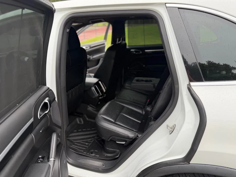 2014 Porsche 958 Cayenne S - Image 6 of 8