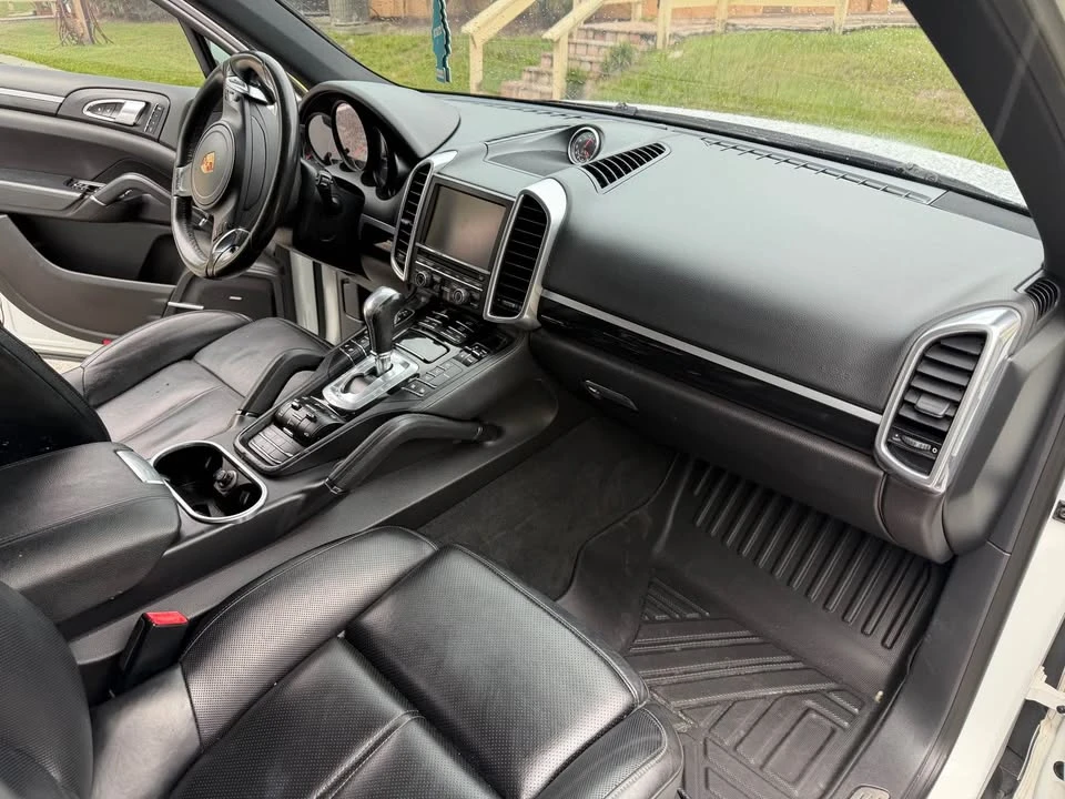 2014 Porsche 958 Cayenne S - Image 7 of 8