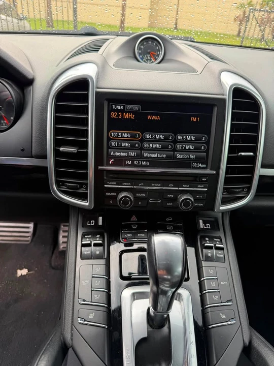 2014 Porsche 958 Cayenne S - Image 6 of 12