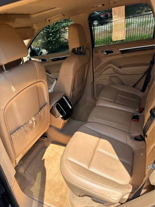2014 Porsche 958 Cayenne S - Image 6 of 7