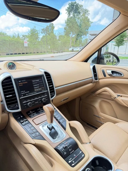 2014 Porsche 958 Cayenne S - Image 16 of 19