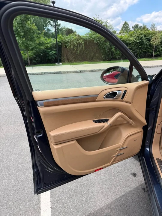 2014 Porsche 958 Cayenne S - Image 10 of 19