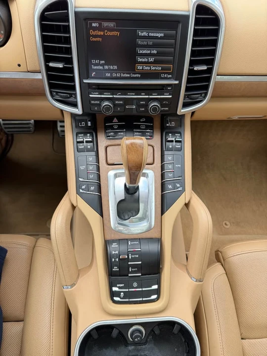 2014 Porsche 958 Cayenne S - Image 17 of 19