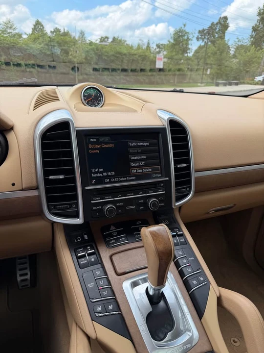 2014 Porsche 958 Cayenne S - Image 18 of 19
