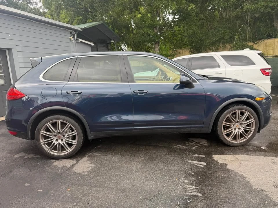 2014 Porsche 958 Cayenne S - Image 6 of 17