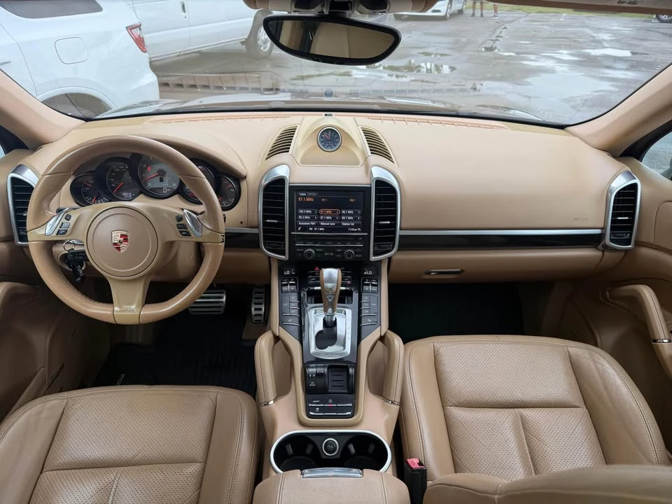 2014 Porsche 958 Cayenne S - Image 11 of 17