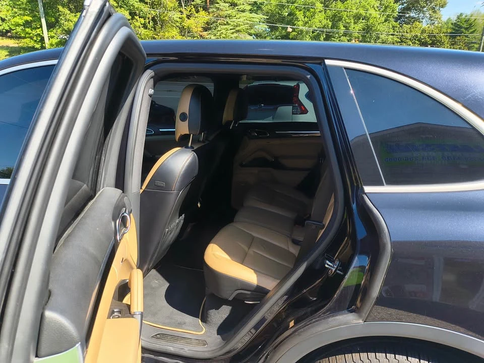 2014 Porsche 958 Cayenne S - Image 7 of 9