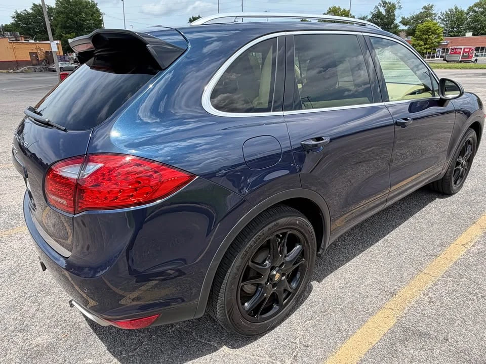 2014 Porsche 958 Cayenne S - Image 3 of 9
