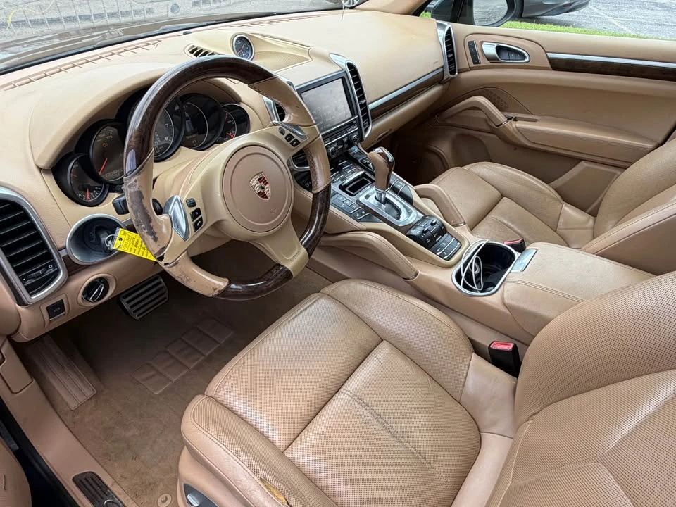 2014 Porsche 958 Cayenne S - Image 8 of 9