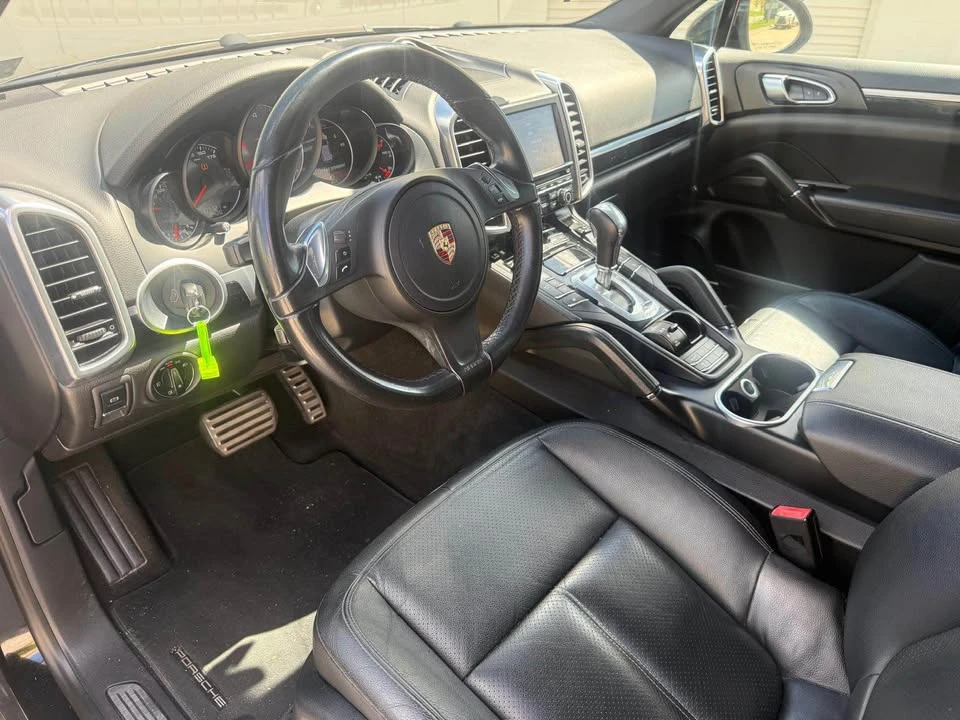 2014 Porsche 958 Cayenne S - Image 8 of 9
