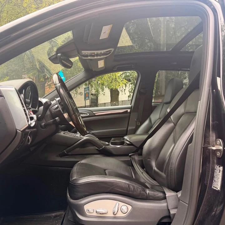 2014 Porsche 958 Cayenne S - Image 7 of 12