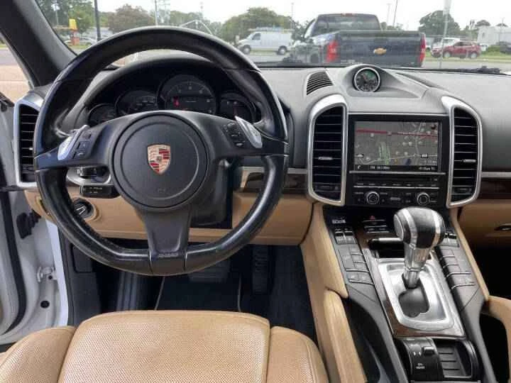 2014 Porsche 958 Cayenne S - Image 2 of 6