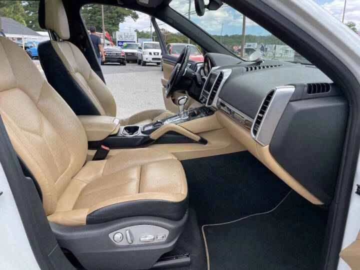 2014 Porsche 958 Cayenne S - Image 4 of 6