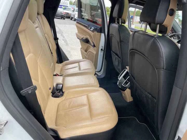 2014 Porsche 958 Cayenne S - Image 5 of 6