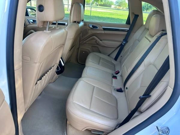 2014 Porsche 958 Cayenne S - Image 13 of 14
